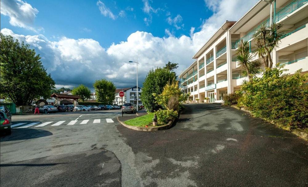 Residence Hoteliere Du Golf Сибур Екстериор снимка