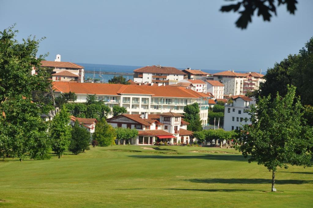 Residence Hoteliere Du Golf Сибур Екстериор снимка