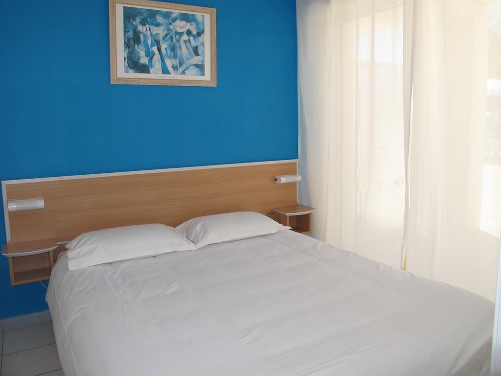 Residence Hoteliere Du Golf Сибур Екстериор снимка
