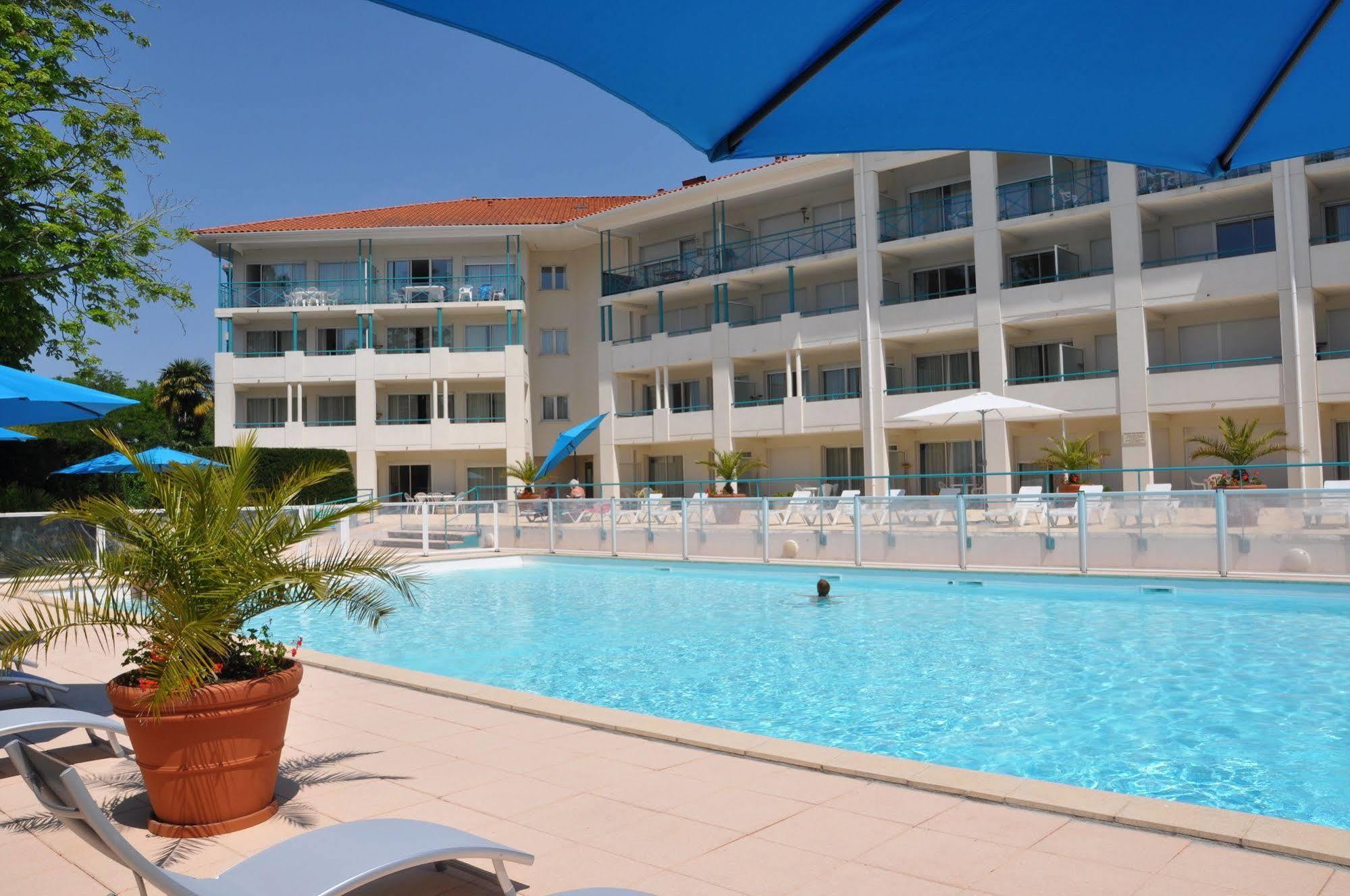 Residence Hoteliere Du Golf Сибур Екстериор снимка